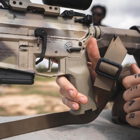 mag1165-fde_magpul_moe_k2-xl_grip_05.1.jpg