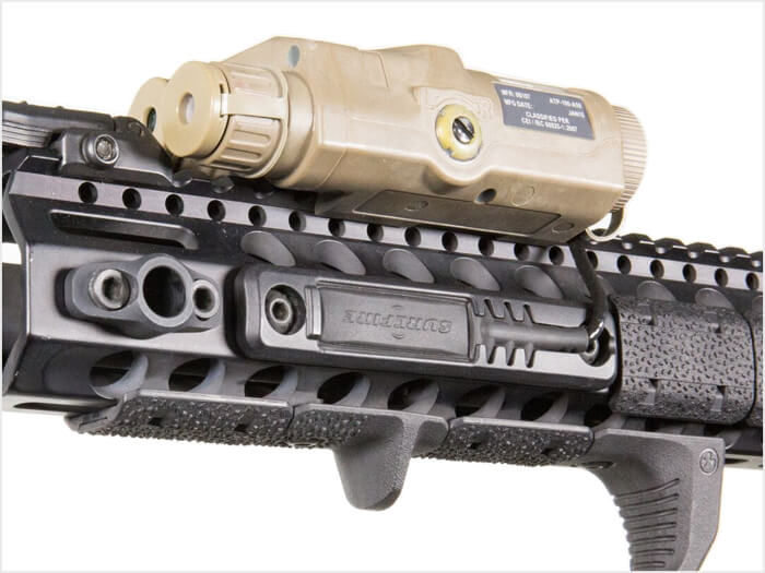 mag617-feature_magpul_m-lok_tape_switch_mounting_plate-surefire_st_01.jpg